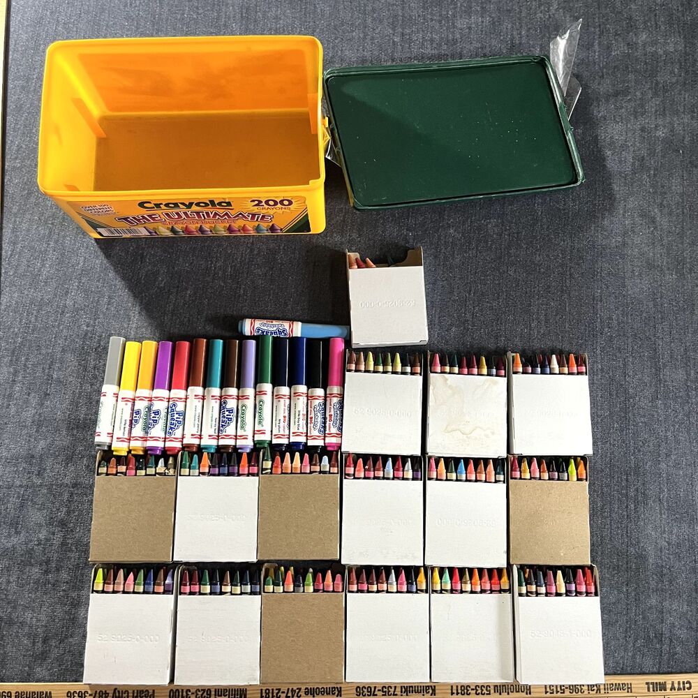 Vintage 1998 Crayola Ultimate Bucket ~256 Crayons w/15 Pip-Squeaks Markers